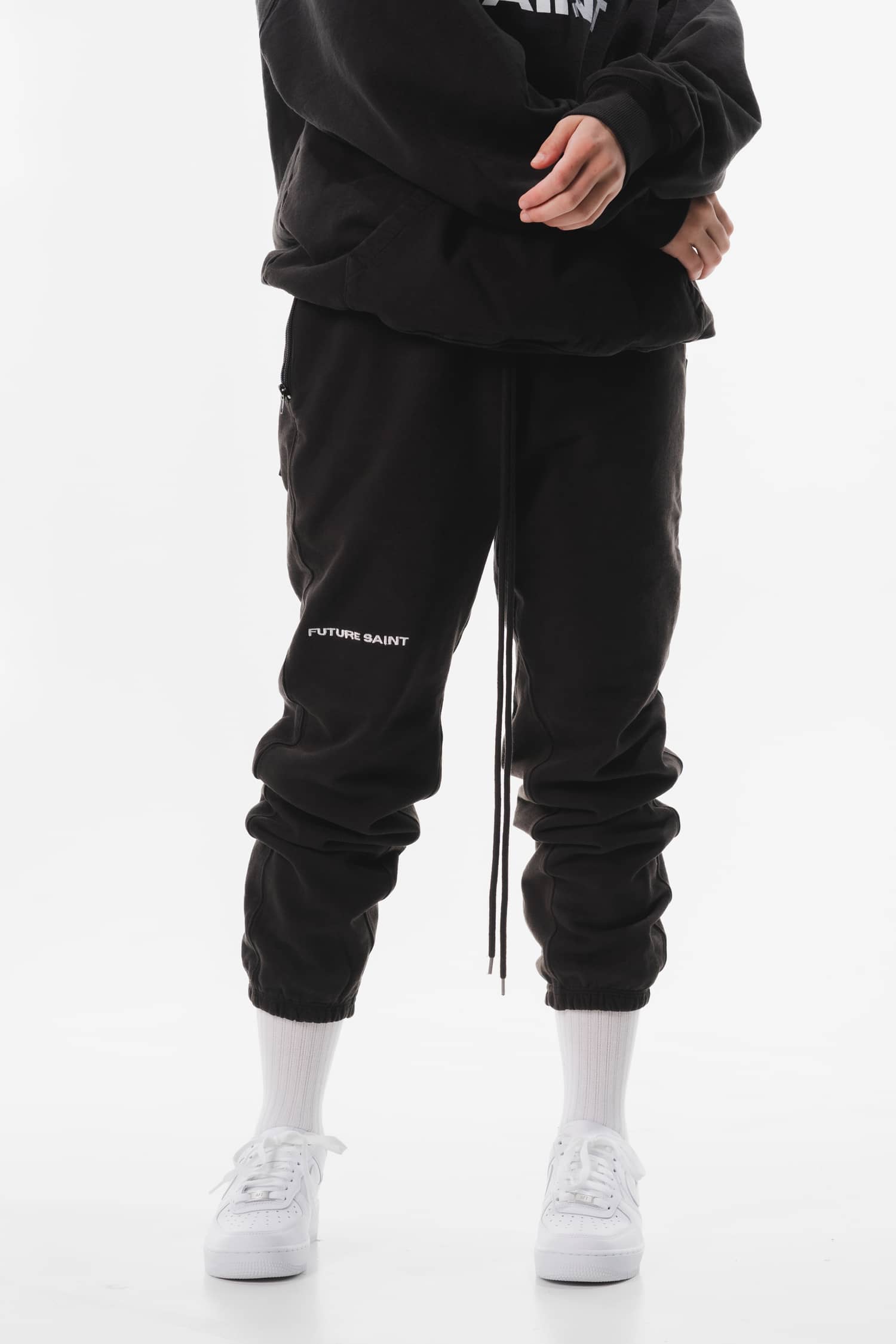 Pacer Sweatpant - BLACK